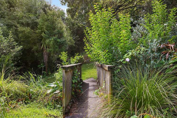 Flat 3/52 Fruitvale Road New Lynn_17