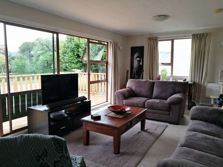 14 Skipage Grove Featherston_5