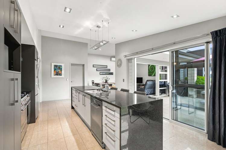 23 Magnolia Rise Waipahihi_6