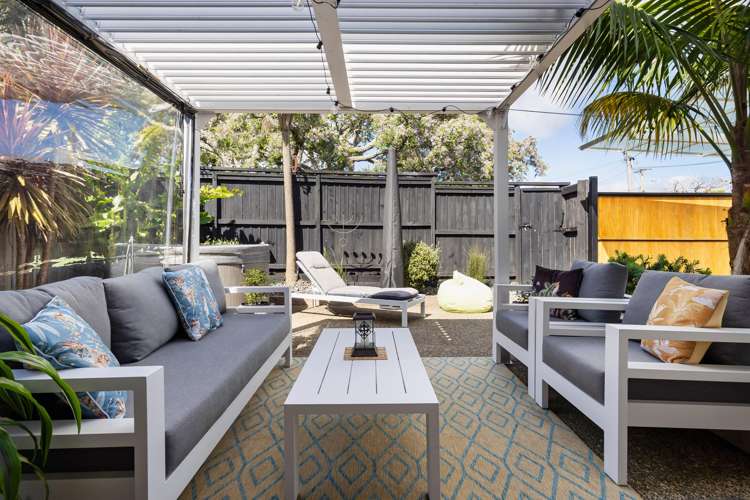 2/5 Wesley Avenue Mount Albert_18