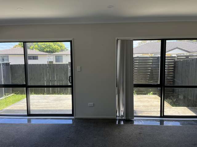 3/30 Calvert Ave Mangere East_2