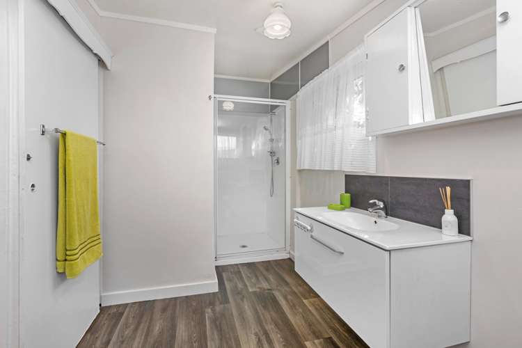 77 Wallis Street Raglan_24