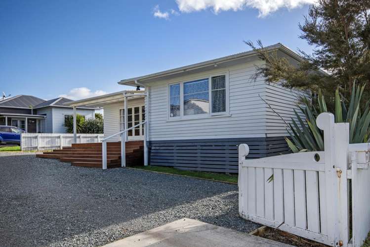 1a Whimp Avenue Onerahi_9