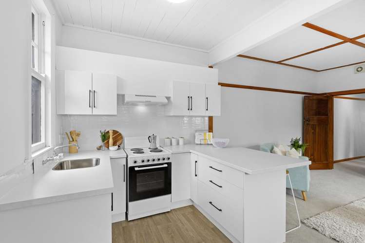 2/14 Douglas Street Waiwhetu_6