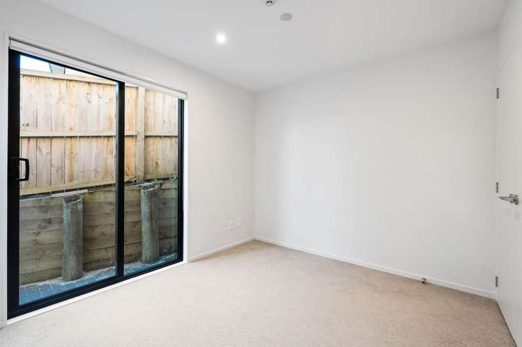 29/18 Hewlett Road Massey_7