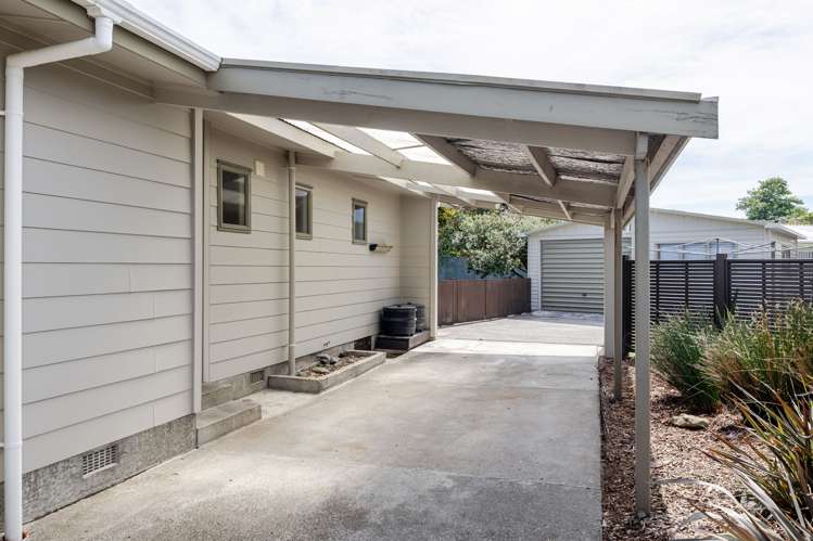 8 Saturn Crescent Milson_31