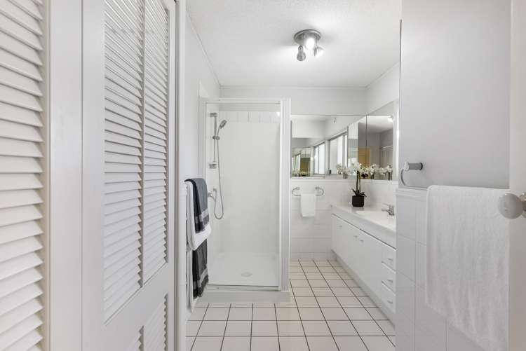 2/4 Bruce Street Northcote Point_8