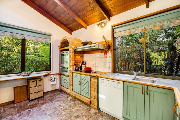 219 Godley Road Titirangi_8