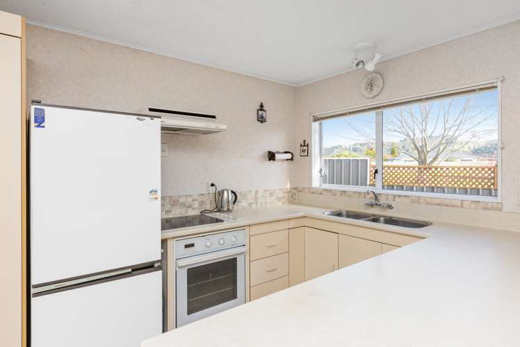 21a Whiting Crescent Greenmeadows_5