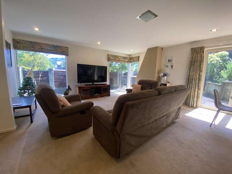 76 Heretaunga Square Silverstream_5