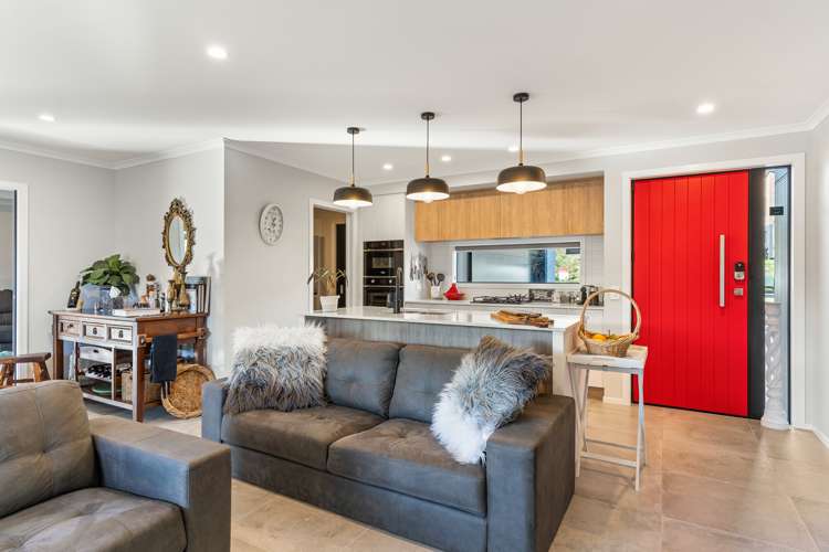 15 Bob Carter Place Welcome Bay_1