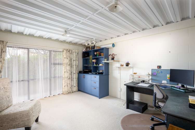 10 Ruskin Place Westown_16