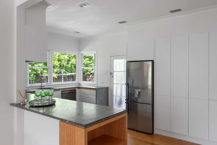 24 Island Road Whataupoko_2