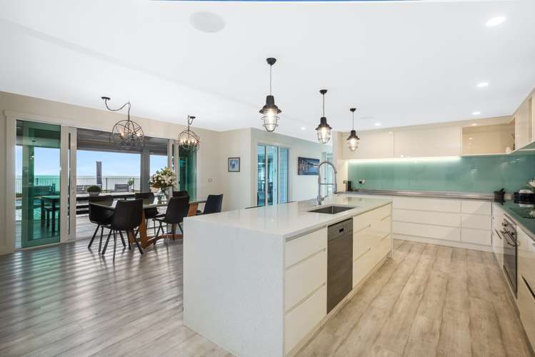 71 Matatua Road Raumati Beach_5