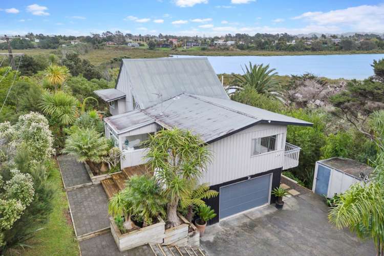 2 The Terrace Herald Island_26