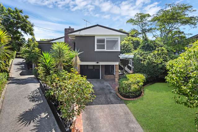 One Level Coastal Living - Easy Stroll to Beac...