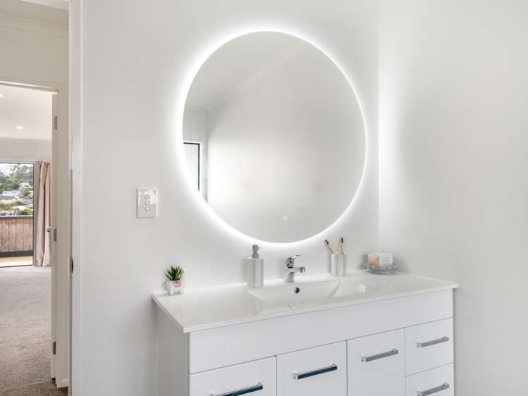 29 Gledstane Road Stanmore Bay_15