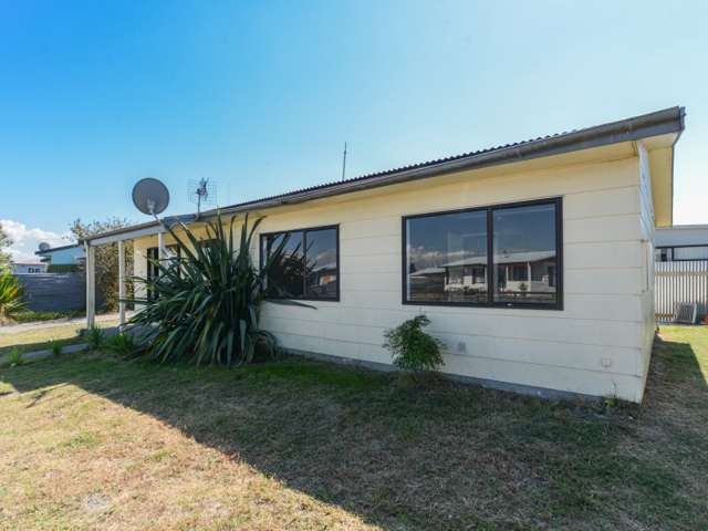 10 Holmes Place Flaxmere_2