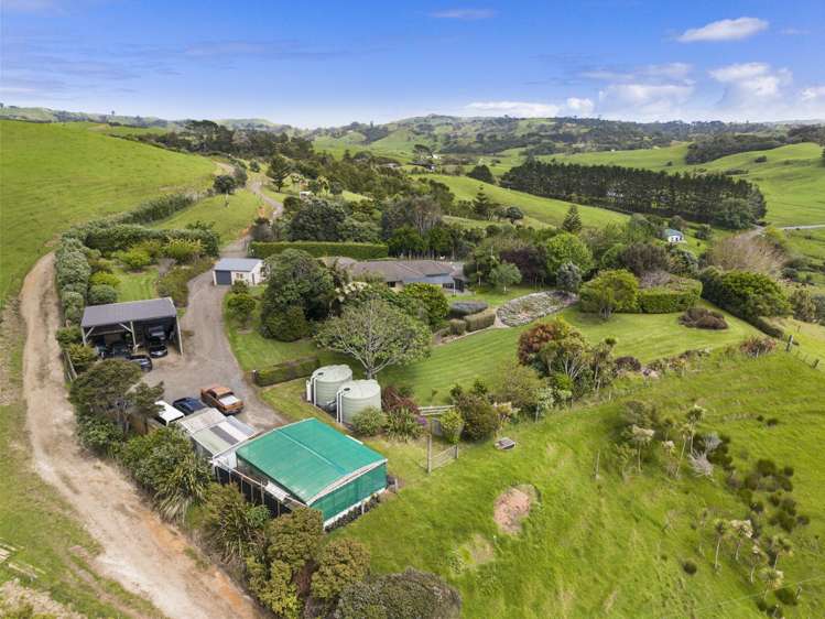 443 Lees Gully Road Pollok_43