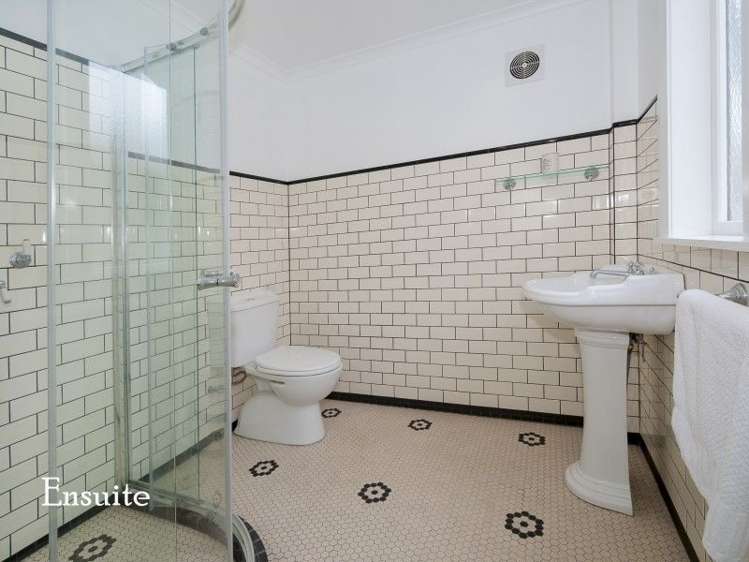 39 Penrose Street Woburn_11