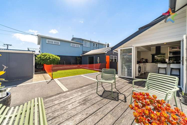 6 Wha Street Lyall Bay_12
