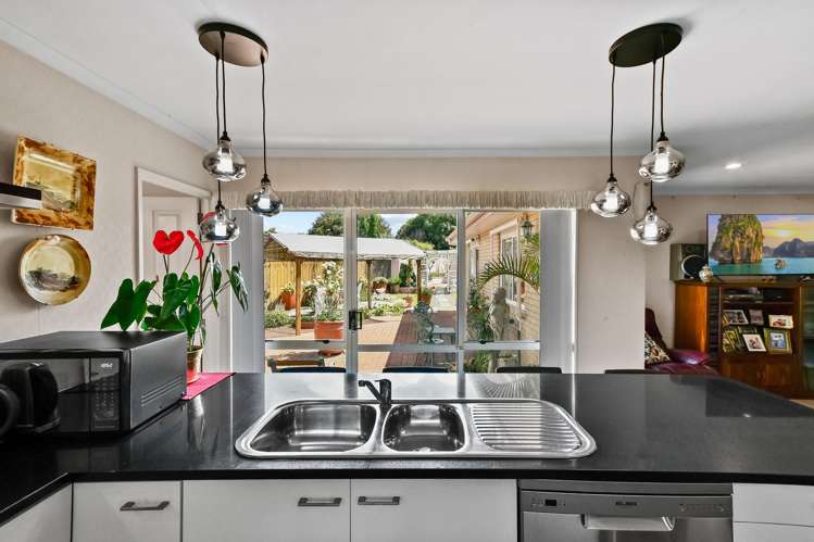 15 Trossach Place Wattle Downs_18