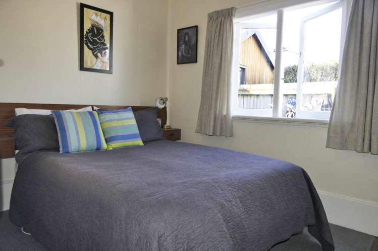 83 Apu Crescent Lyall Bay_9