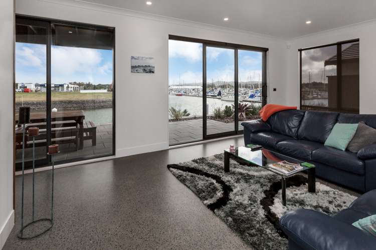 20 Finch Street One Tree Point_9