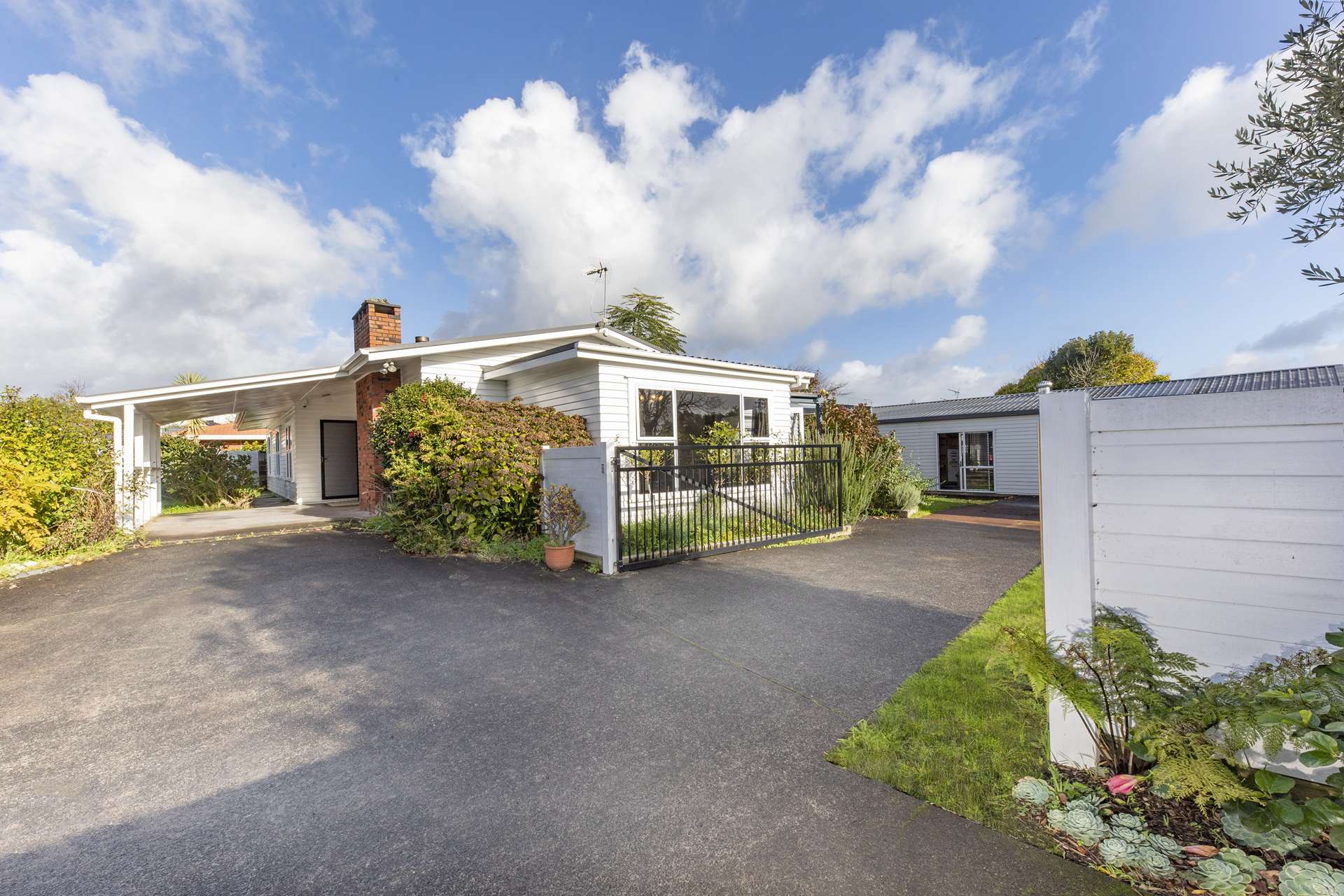 6/98 Roberts Road Te Atatu South_0