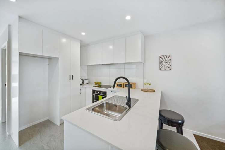 6/25-A Vine Street Mangere East_5