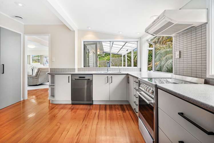 10 Johnson Street Onerahi_11