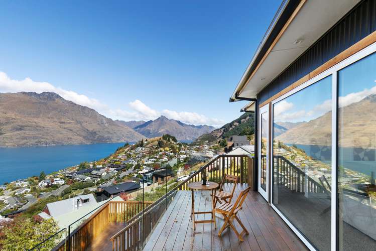 115 Wynyard Crescent Fernhill/Sunshine Bay_28