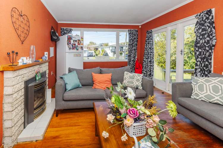 24 Manapouri Place Glenview_11