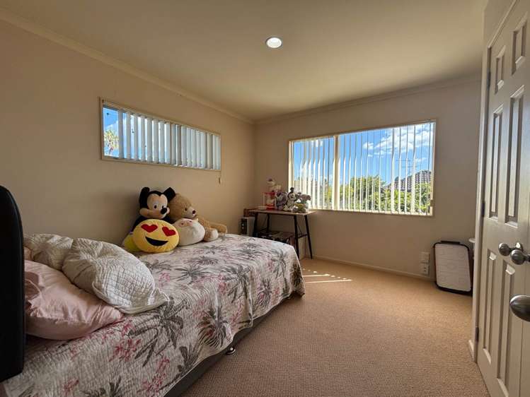 19 William Woods Court Flat Bush_7