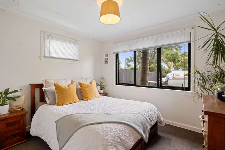 145 Seaview Road Westown_17