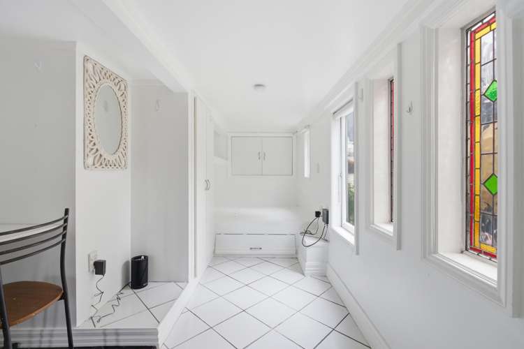 15 Nairn Street Mount Cook_14