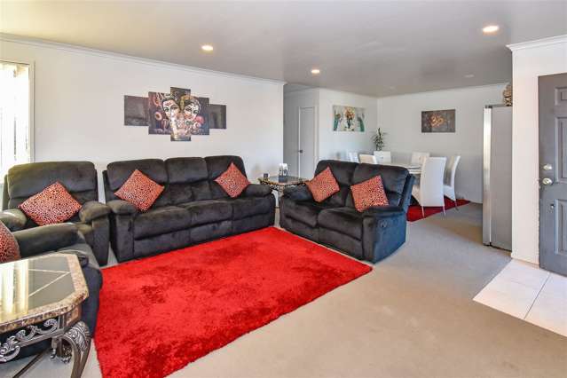 43 Cyclamen Road Mangere_2