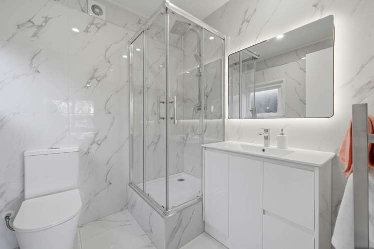 21 Lawrence Crescent Hill Park_9