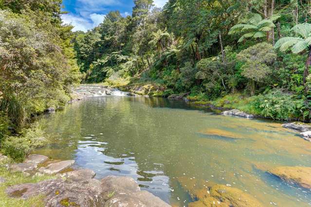 Kerikeri private river retreat