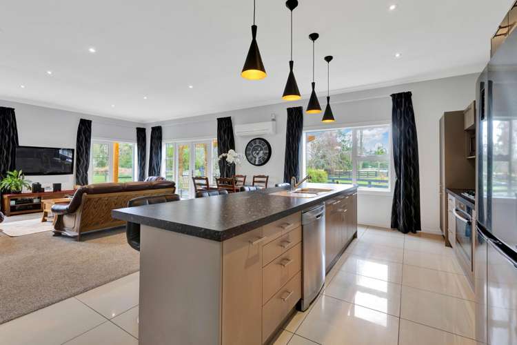 1199 Oxford Road Fernside_11
