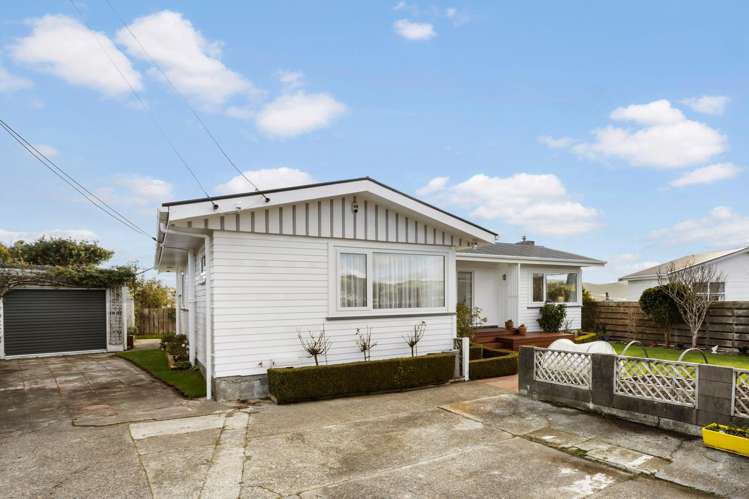 11 Diane Grove Paparangi_13