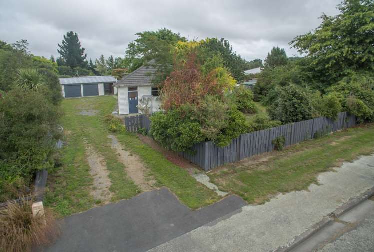 4 King Street Chertsey_17