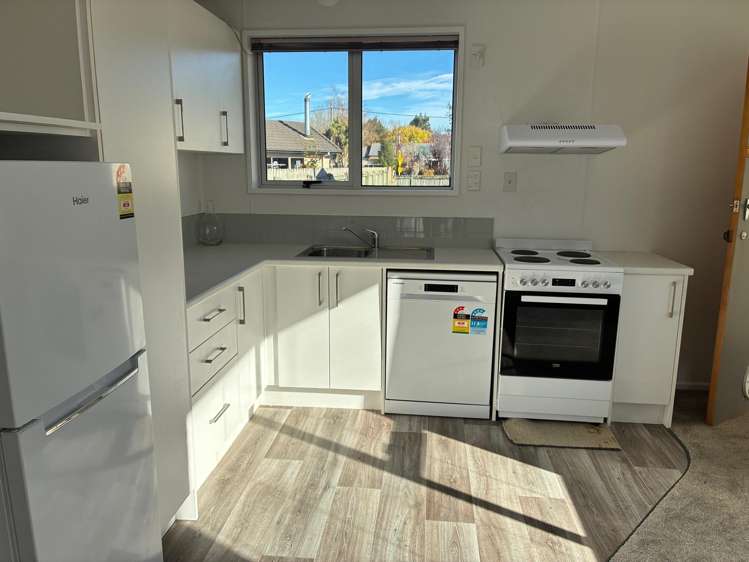 2/12 Chaucer Street_3