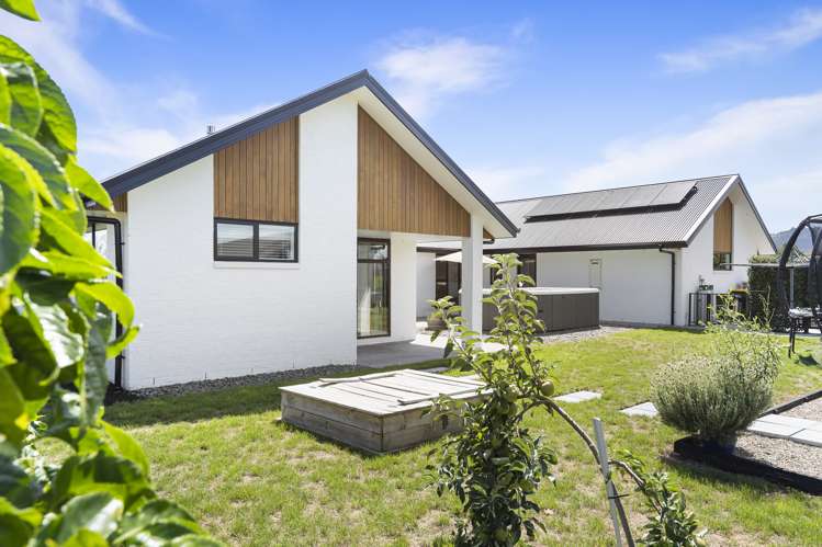 39 Baxter Michael Crescent Cambridge_27