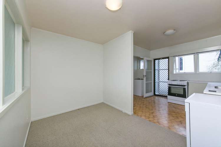 2/49 Turama Road Royal Oak_3