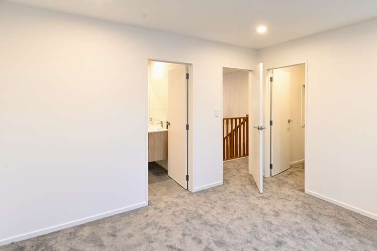 4 Ropata Avenue Point England_12