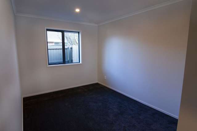 2/18 Ashmole Street Woolston_3