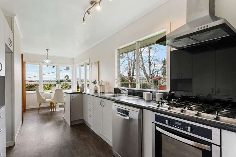 6 Kelwyn Road Kelston_8