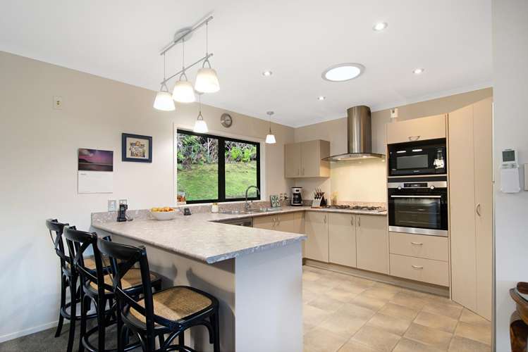 125 Stoney Creek Drive Waitakere_6