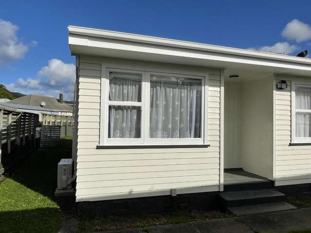 Sun Drenched Peaceful Bedsit